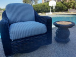 Very High End Quality Patio Swivel Glider Chair & Table