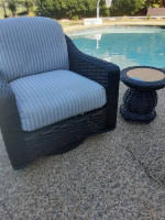 Very High End Quality Patio Swivel Glider Chair & Table