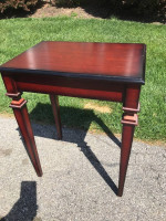 Nightstand – End table – Side table