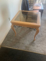 Solid wood side/end table