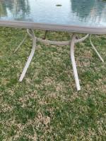 Large tempered glass umbrella hole table with leaf print