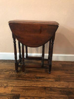 Drop Leaf Gate Leg Table