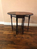 Drop Leaf Gate Leg Table