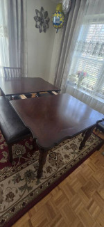 Extendable dining table 5x3 ft (7x3 when extended)