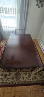 Extendable dining table 5x3 ft (7x3 when extended)