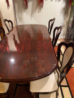 Mahogany Italian Style Table with 6 Chairs and a Leaf