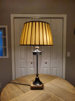 Table lamp