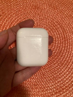 APPLE ORIGINAL AIRPODS CASE 2nd GENERATION