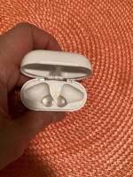 APPLE ORIGINAL AIRPODS CASE 2nd GENERATION