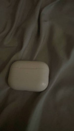 quick Airpods come get quick