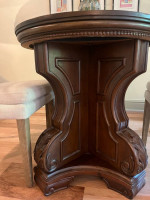 Dining room table