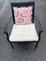 Beautiful Metal Conversation Set 4 Chairs and Table**