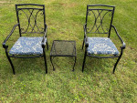 Beautiful Bistro Set Table and 2 Chairs OBO*