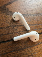 Apple AirPods with Charging Case