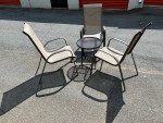 Beautiful Patio Set Round Table and 3 Chairs OBO**