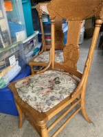 OAK TABLE WITH CHAIRS