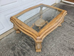 Coffee / cocktail table