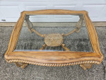 Coffee / cocktail table