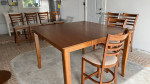 MUST SELL: Coaster Bistro Dining Table & 8 Chairs & Leaf, Very Nice