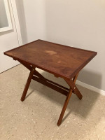 wooden coffee table (foldable)