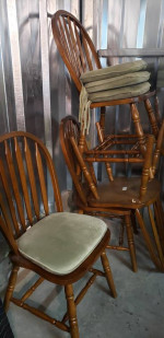 Hard-to-find Solid Wood Dining Table with 4 Chairs w/ cushions