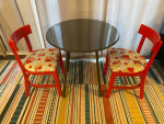 30” round table & 2 chairs