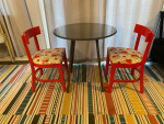 30” round table & 2 chairs