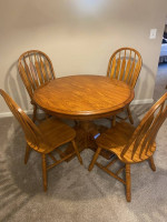 Dining Table w/ 6 chairs