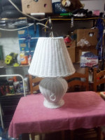 Wicker table lamp