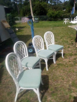 White breakfast table set ,glass top /4 chairs