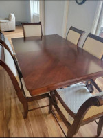 Broyhill Solid Wood Table and 6 Chairs