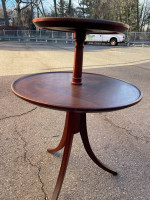 Round end table /Plant stand