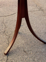 Round end table /Plant stand