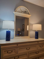 2 table lamps