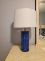 2 table lamps