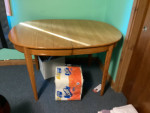 BEAUTIFUL SOLID OAK SHAKER SMALL APARTMENT KITCHEN TABLE