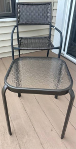 Outdoor patio chair and glass side / end table Set