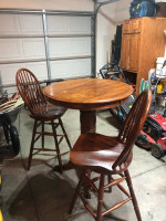 Pub table 2 chairs