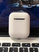 AirPods (2nd Gen)