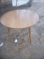 Round dining Table