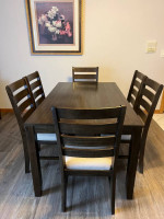 Dining Room Table with 6 Chairs