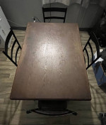 Table with 4 chairs.