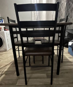Table with 4 chairs.