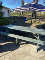 Picnic table