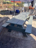 Picnic table