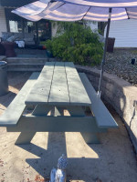 Picnic table