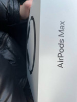 Airpods pro maxes