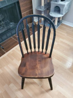 Hard Wood Dining Room Table & Chair Set
