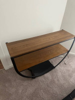 Accent table