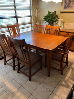 Dinning room table